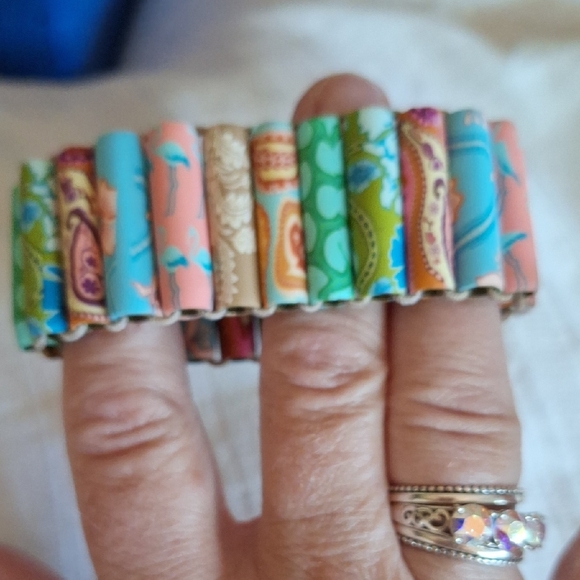 Colorful Patterned Bracelet - Picture 4 of 5